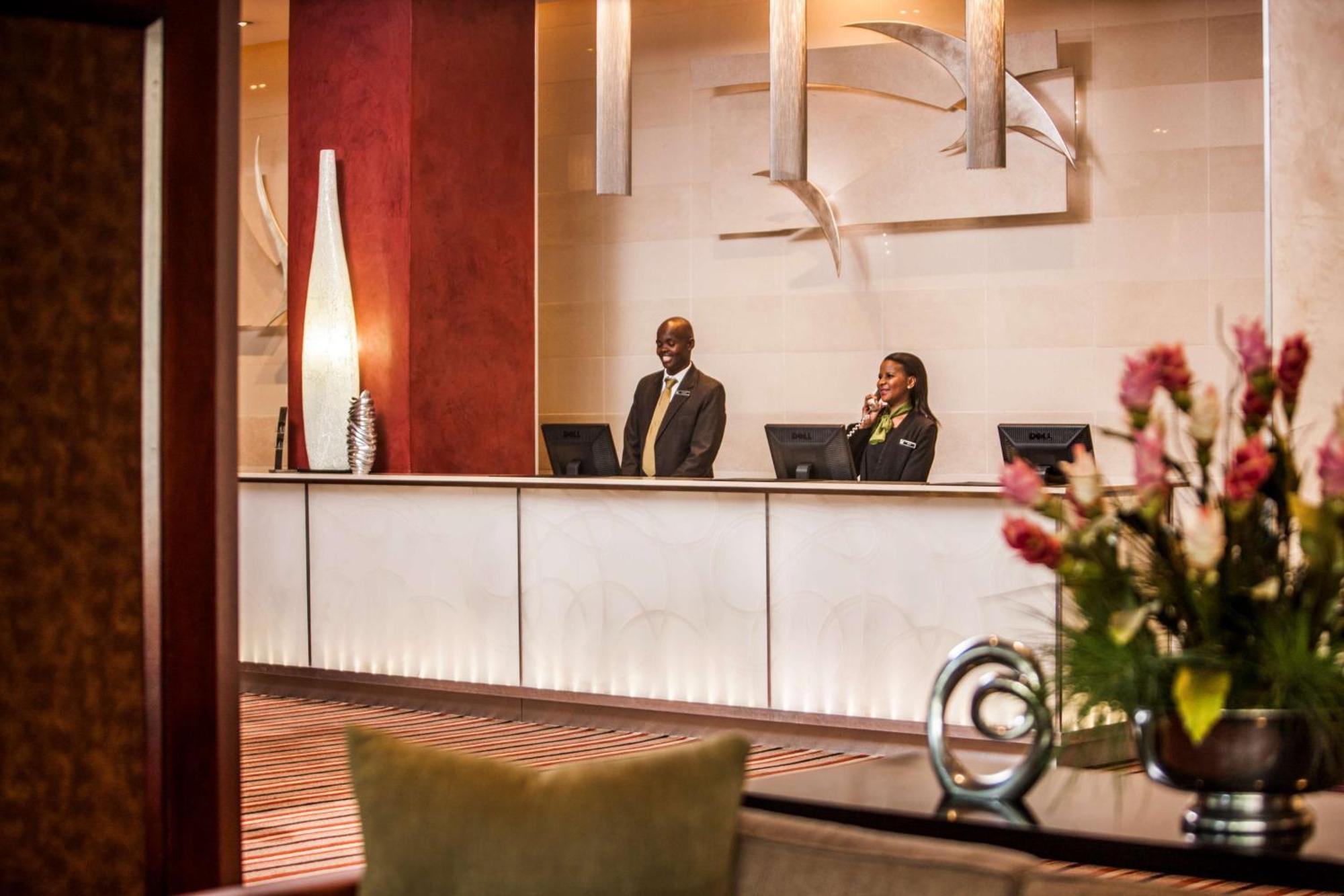 Southern Sun Pretoria-Noord Exterior foto