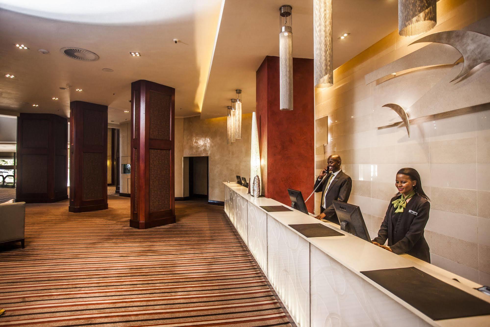 Southern Sun Pretoria-Noord Exterior foto
