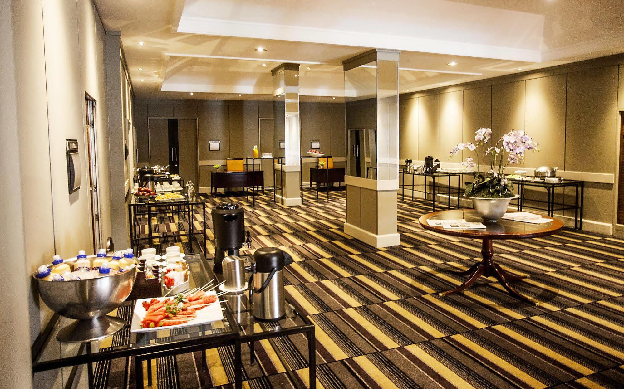 Southern Sun Pretoria-Noord Exterior foto